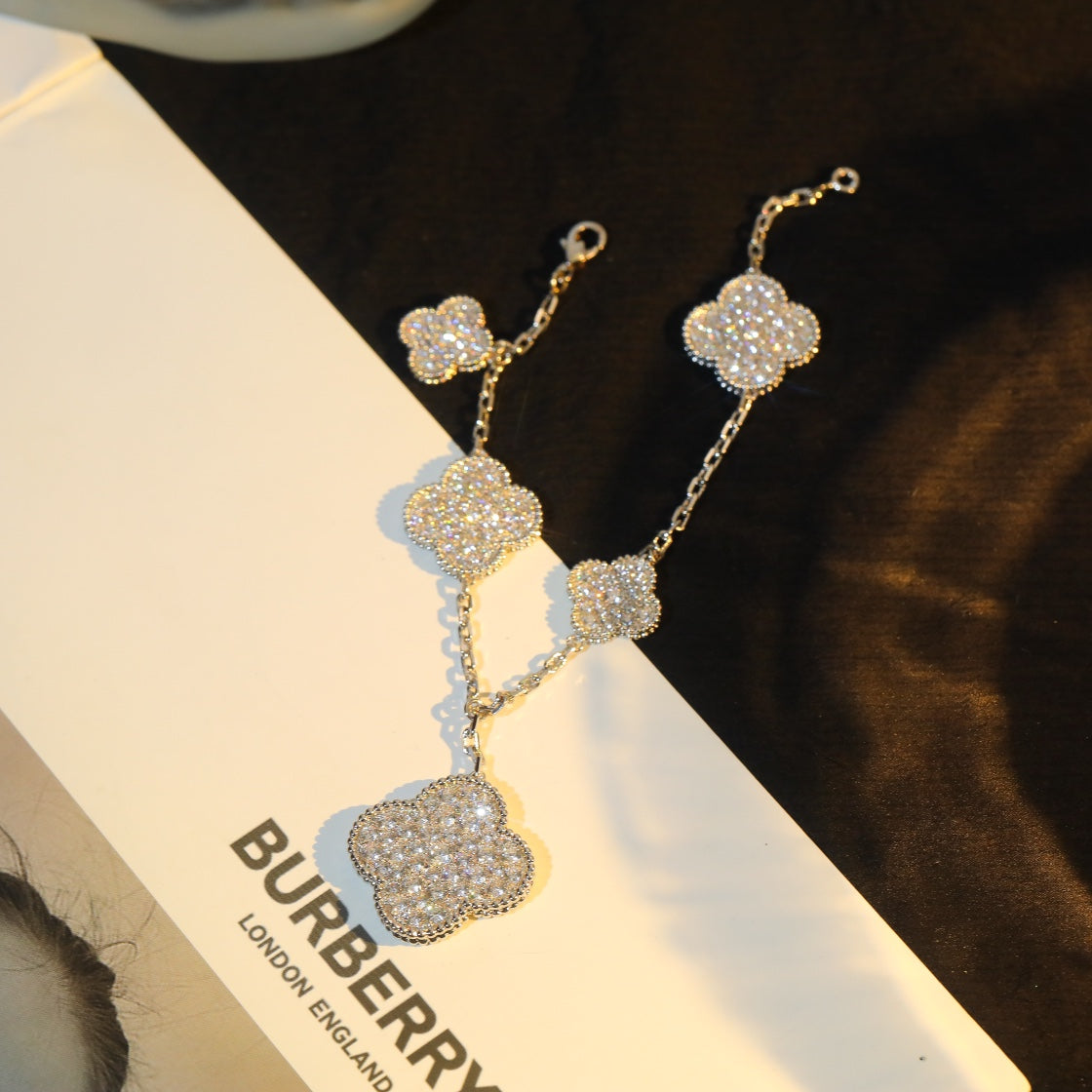 [VA]CLOVER ARMBAND 5 MOTIVE SILBER DIAMANTBESETZT