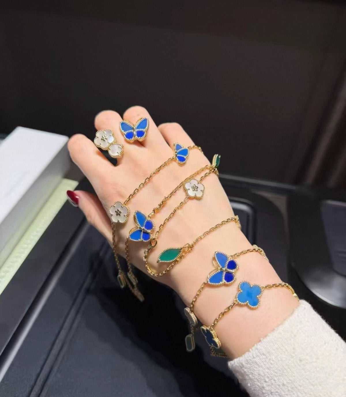 [VA ]LUCKY SPRING GOLD BLUESTONE WHITE MOTHER-OF-PEARL BRACELET