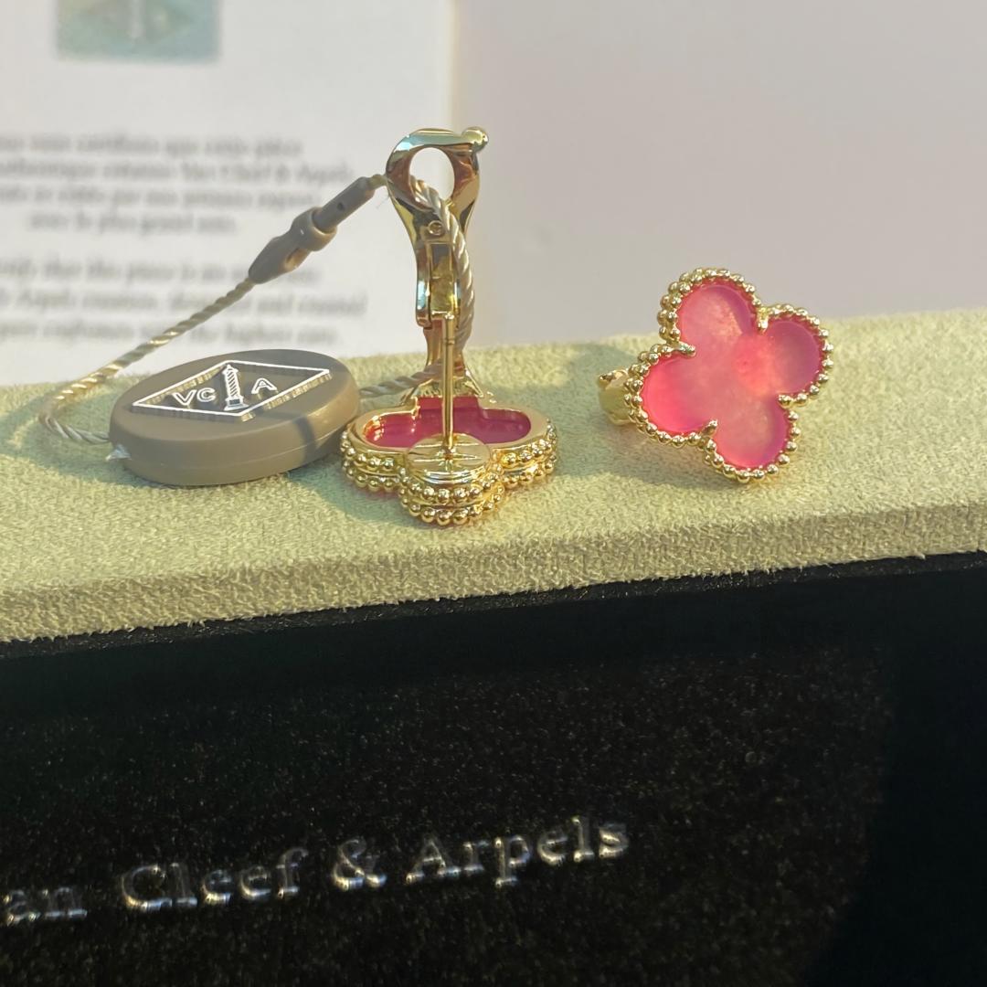 [VA]NEUE 15MM KLEEBURG OHRSTECKER MIT ROSA EMAILLE