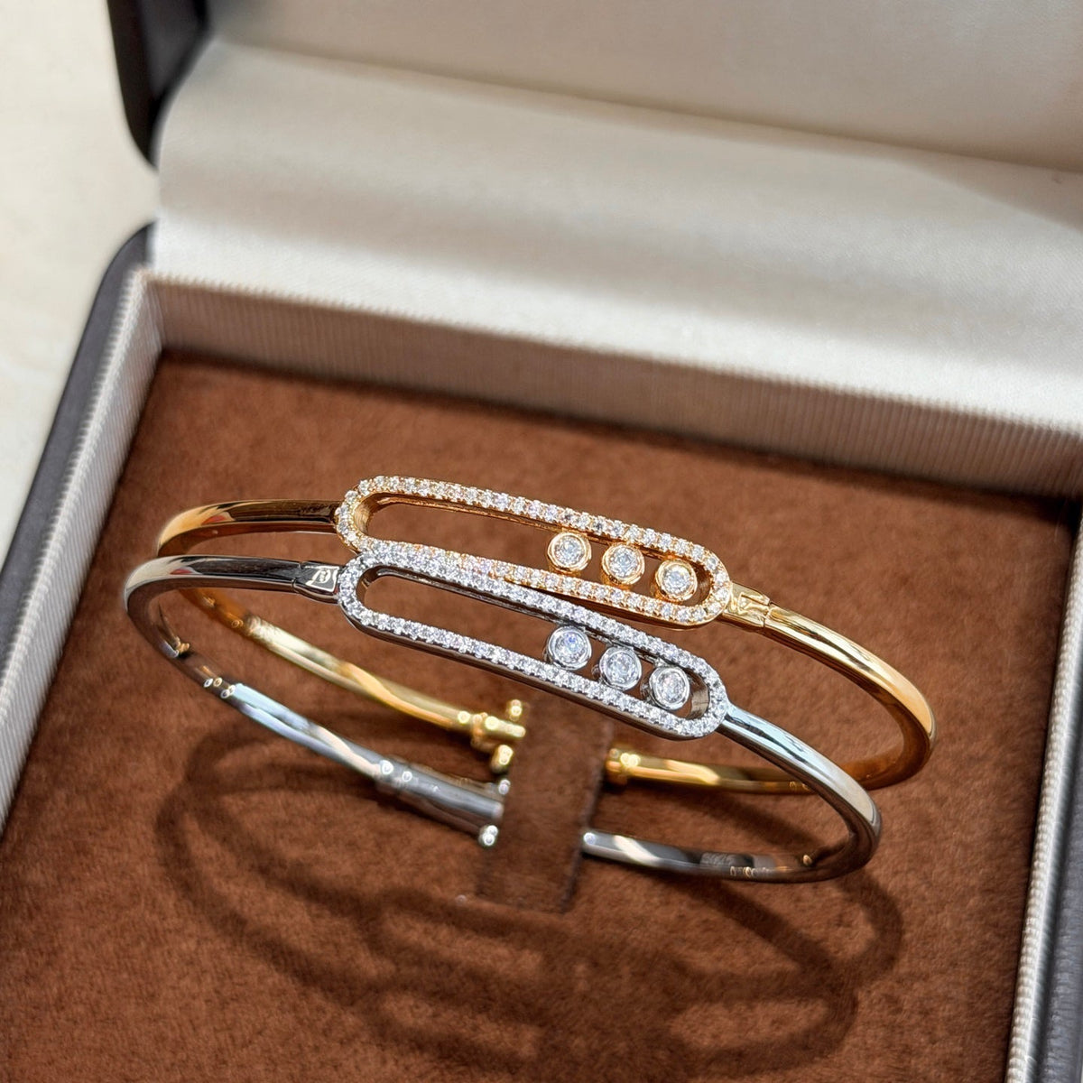 [VA]Move Pavé Diamond Bangle Bracelet M
