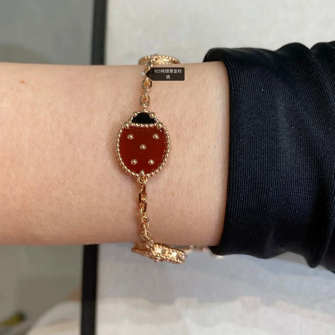 [VA]LUCKY SPRING ARMBAND MIT 5 MOTIVEN
