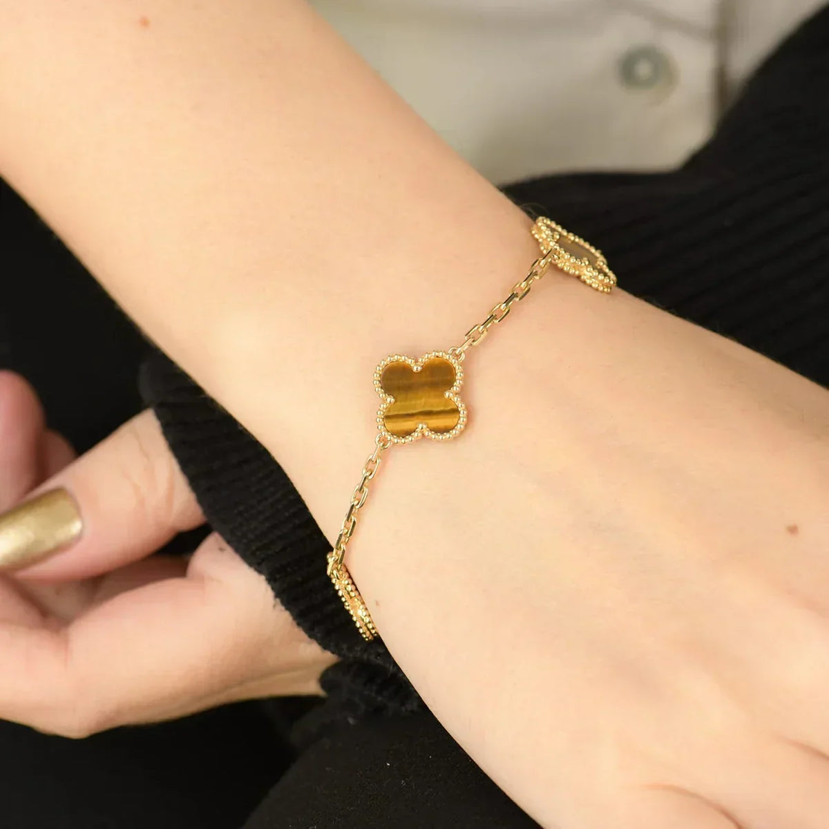 [VA]LUCKY CLOVER 5-MOTIF BRACELET -  TIGER’S EYE COLLECTION