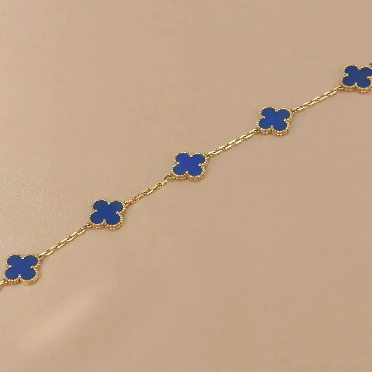 [VA]LUCKY CLOVER 5-MOTIF BRACELET - BLUE AGATE COLLECTION