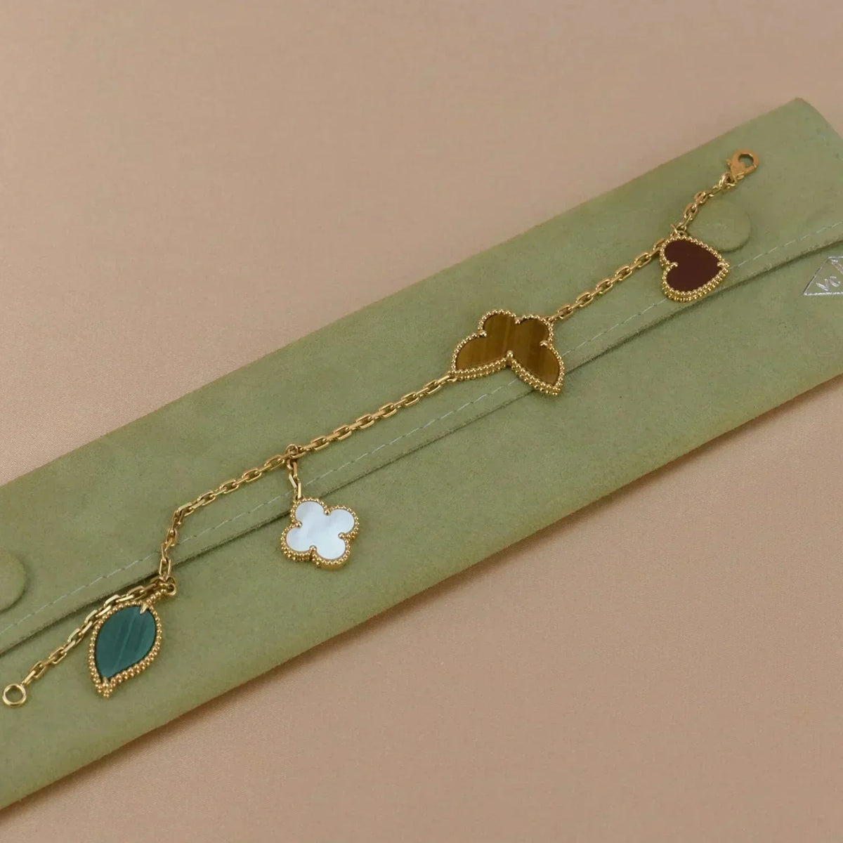 [VA]LUCKY SPRING 5-MOTIV-ARMBAND IN GOLD