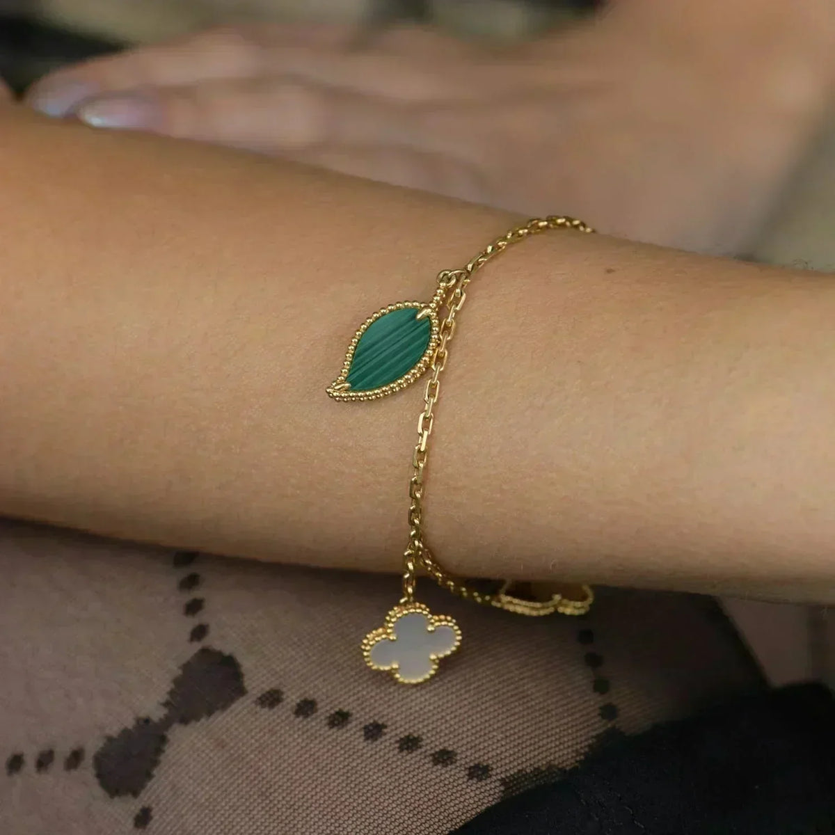 [VA]LUCKY SPRING 5-MOTIV-ARMBAND IN GOLD