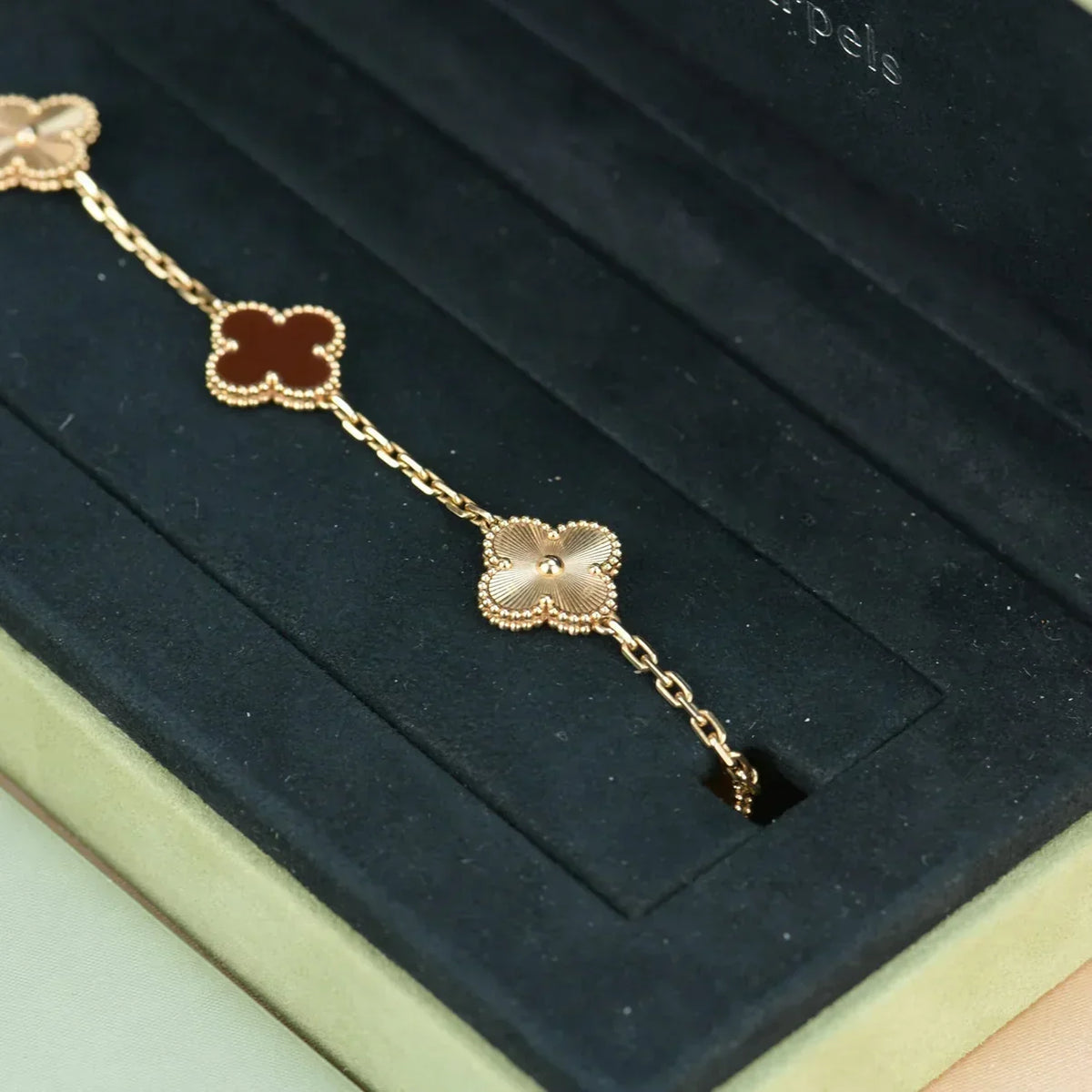 [VA]LUCKY CLOVER 5-MOTIF BRACELET - RED CARNELIAN COLLECTION