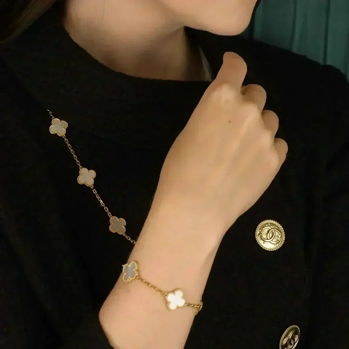 [VA]LUCKY CLOVER 5-MOTIF BRACELET - WHITE MOTHER-OF-PEARL COLLECTION