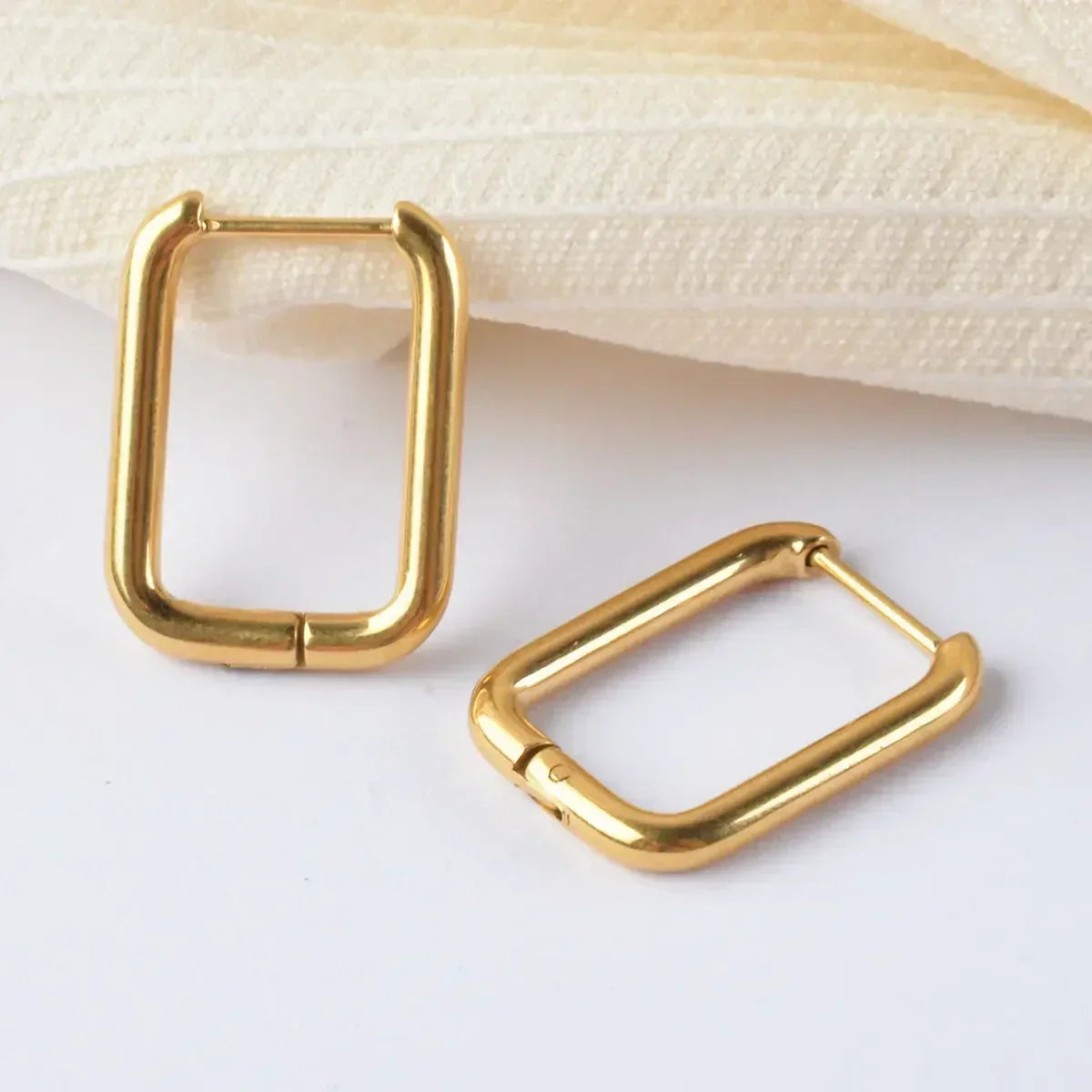 [VA]Ambrielle Gold U Hoops