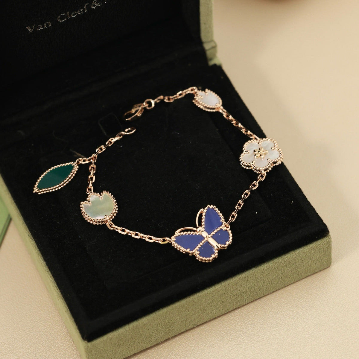 [VA]LUCKY SPRING BUTTERFLY 5 MOTIF BRACELET