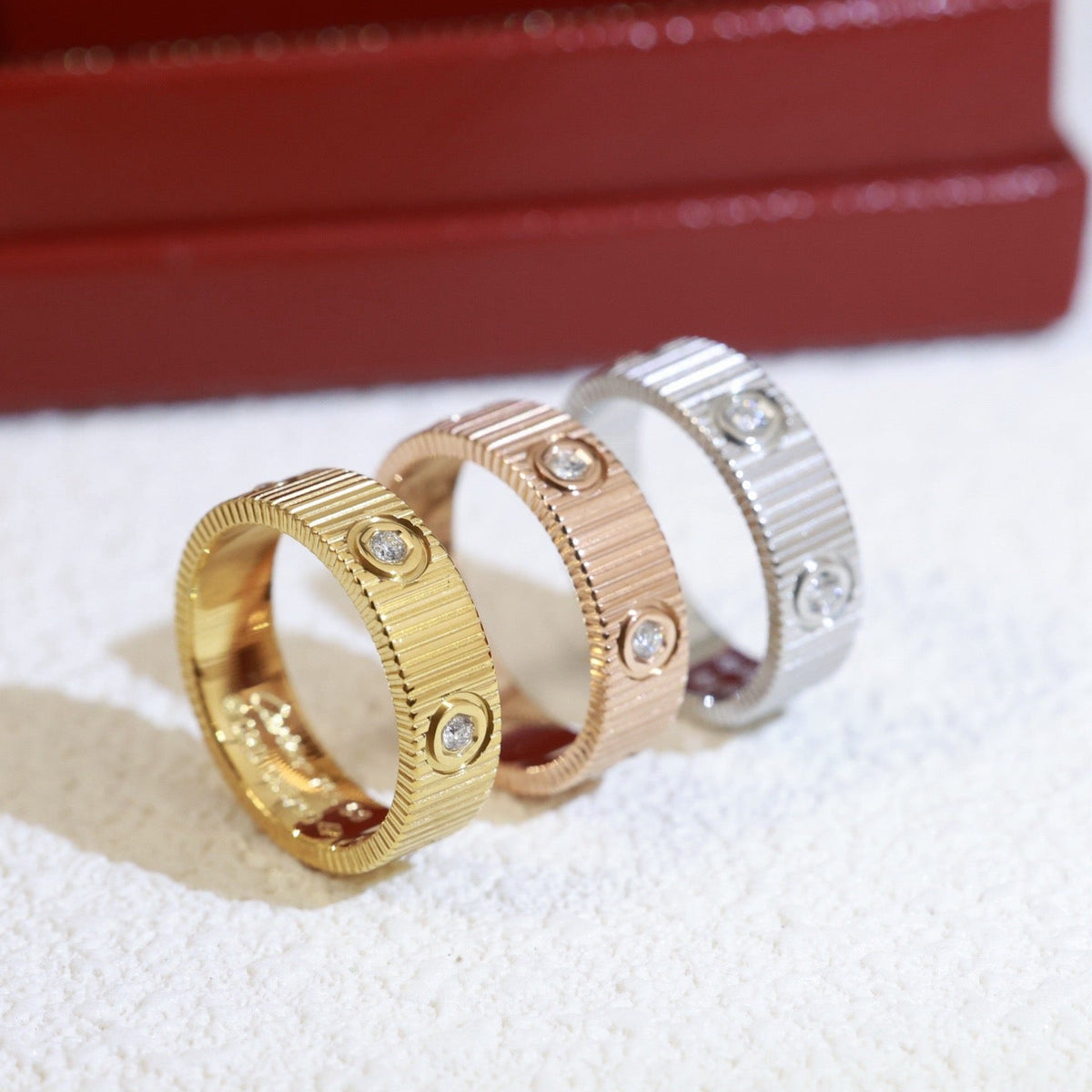 [VA]LOVE 6.5MM UNLIMITED RING, 6 DIAMONDS