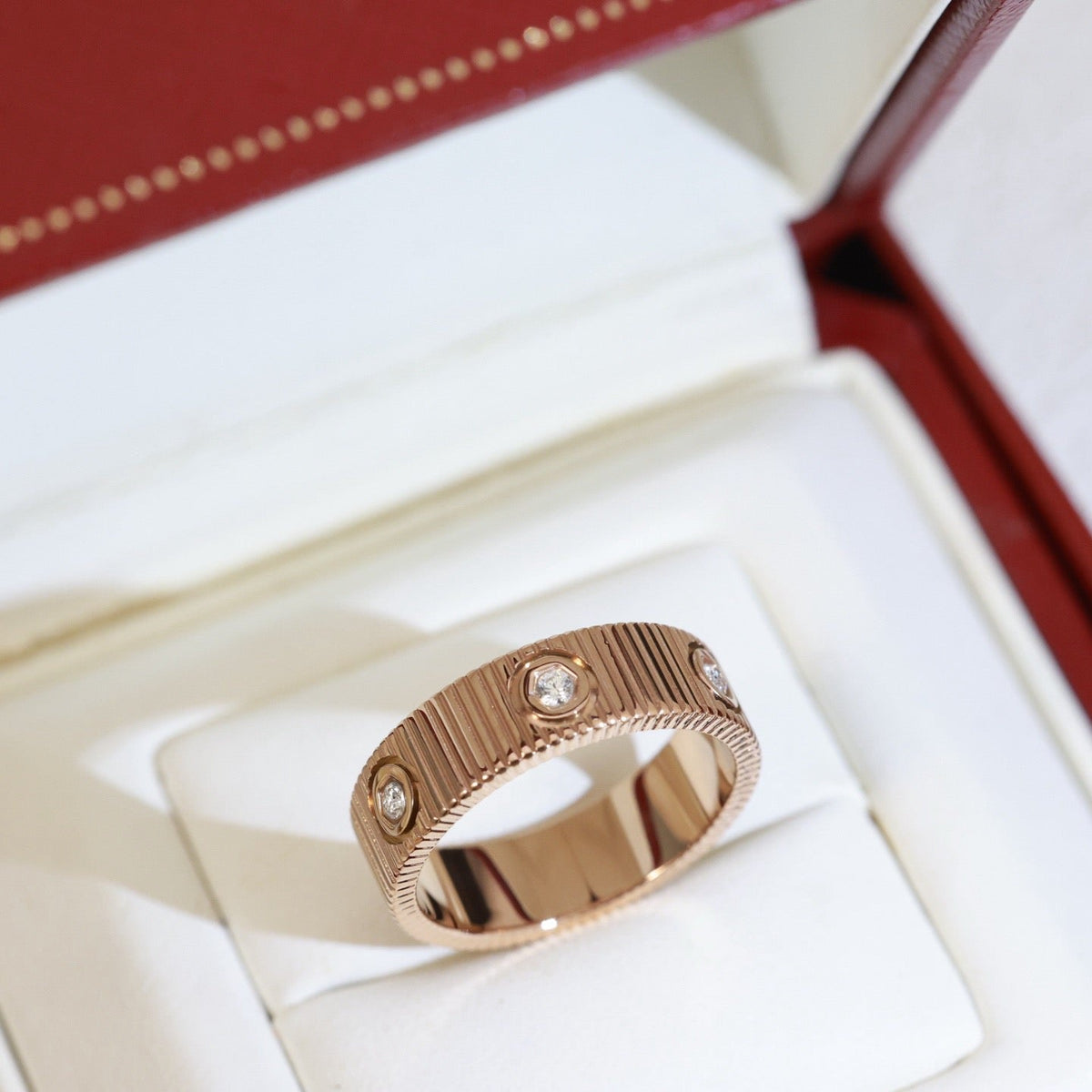 [VA]LOVE 6.5MM UNLIMITED RING, 6 DIAMONDS