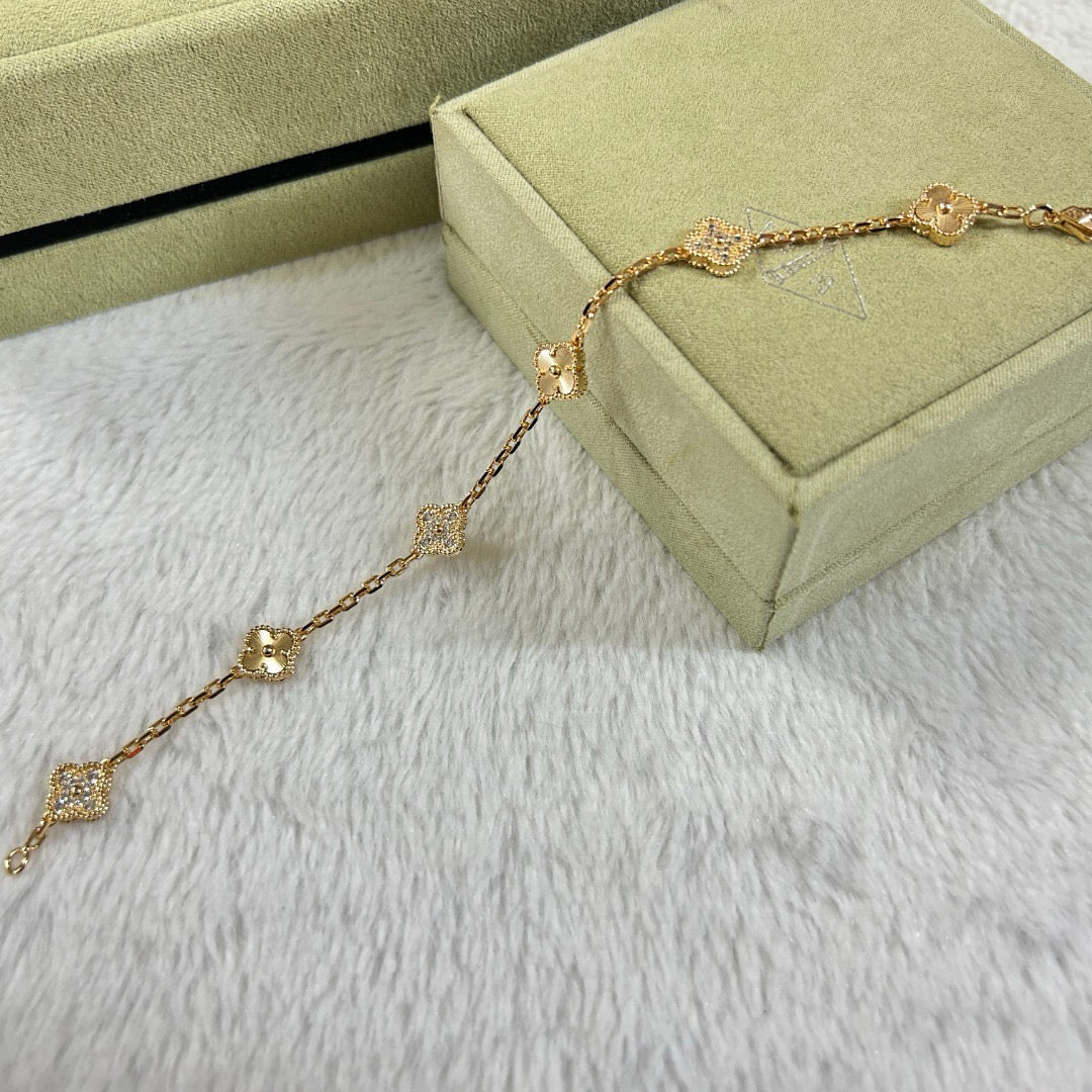 [VA]CLOVER ARMBAND MIT 6 MOTIVEN, DIAMANT BESETZT, LASER-GEFERTIGT