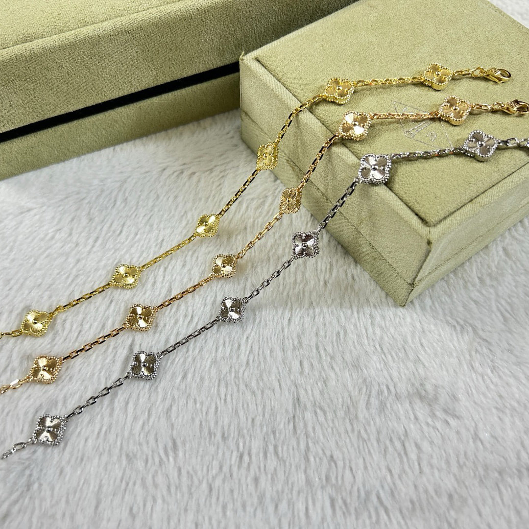 [VA]CLOVER ARMBAND MIT 6 MOTIVEN UND DIAMANTEN