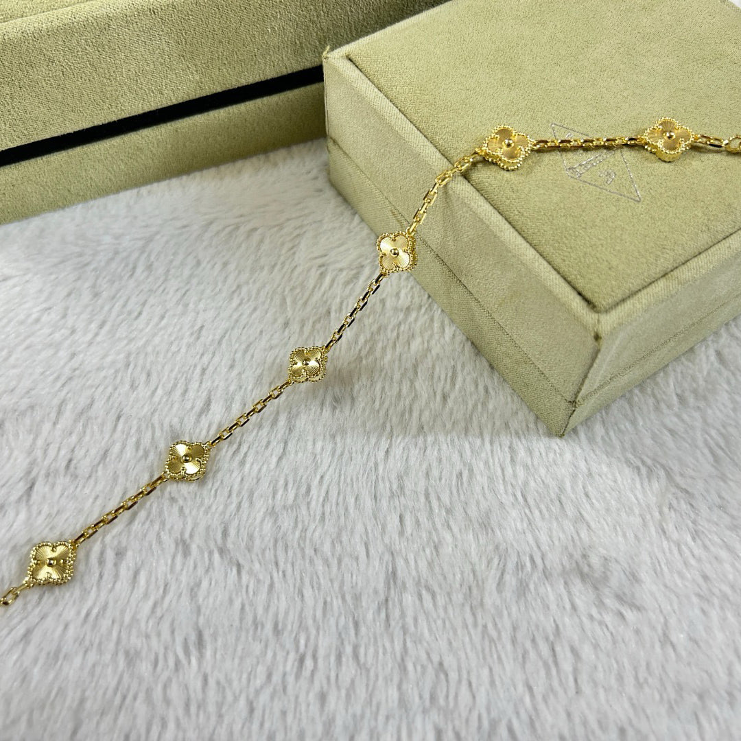 [VA]CLOVER ARMBAND MIT 6 MOTIVEN UND DIAMANTEN