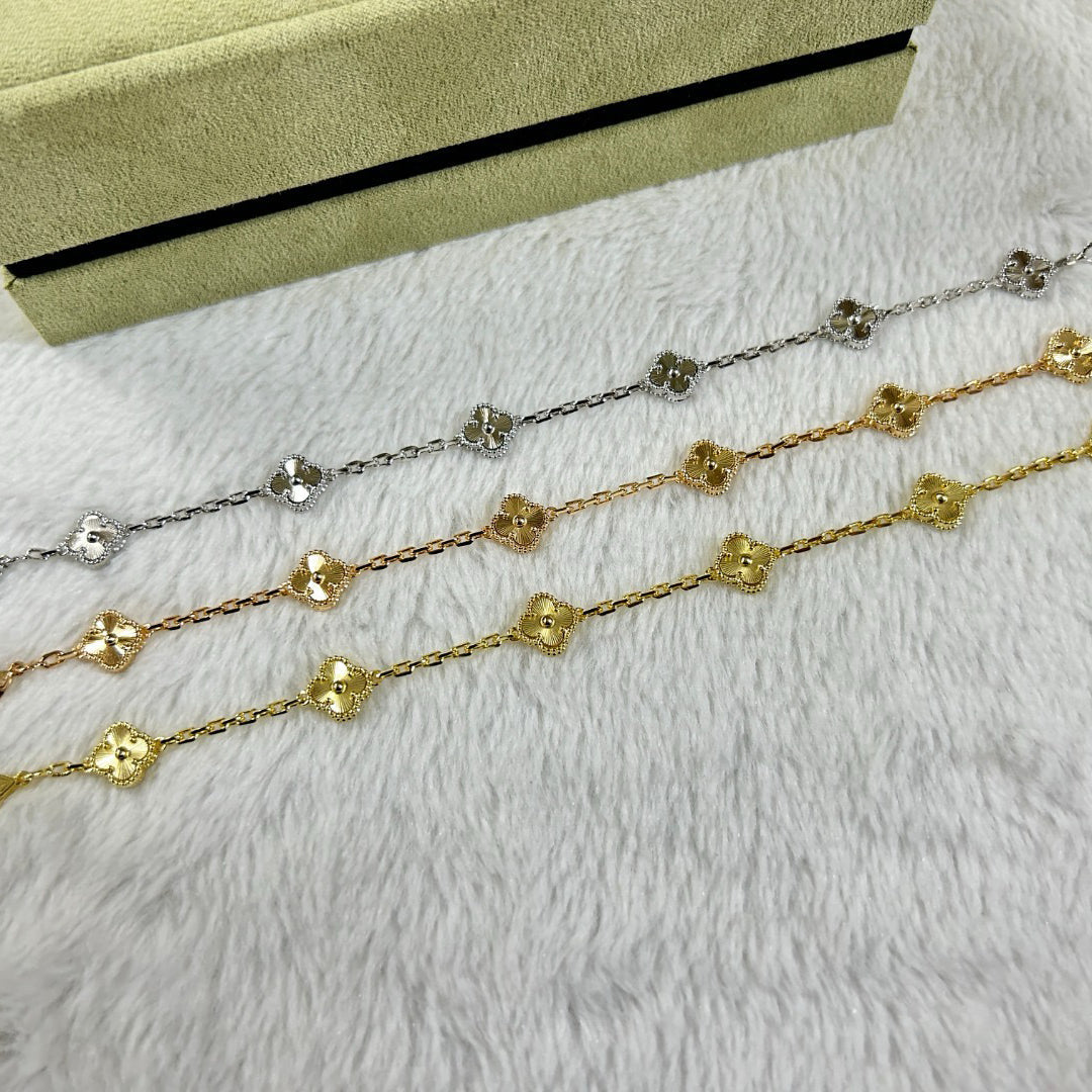 [VA]CLOVER ARMBAND MIT 6 MOTIVEN UND DIAMANTEN
