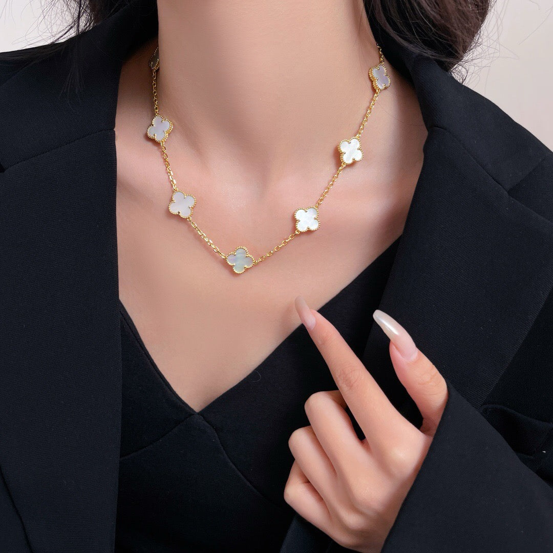 [VA]CLOVER HALSKETTE MIT 10 MOTIVEN AUS WEISSEM PERLMUTT
