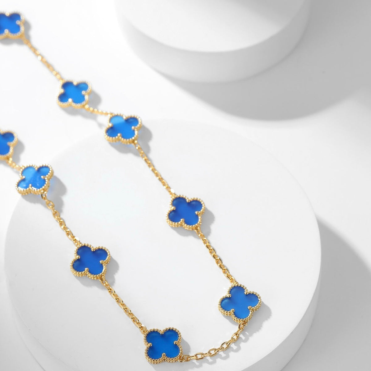 [VA]CLOVER 10-MOTIV-HALSKETTE AUS BLAUEM ACHAT