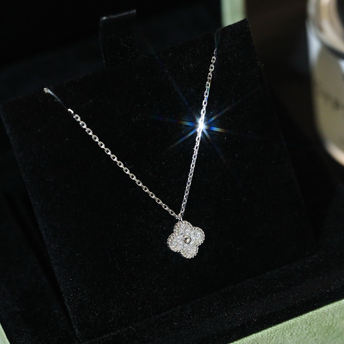 [VA]CLOVER MINI 9,5 MM ANHÄNGER DIAMANT-HALSKETTE