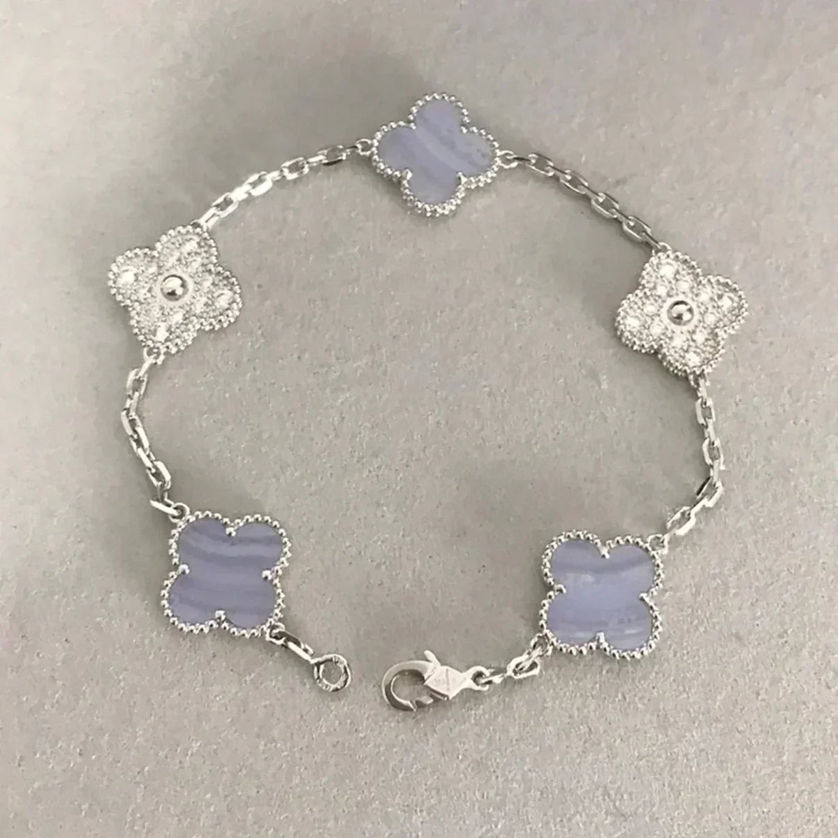 [VA]LUCKY CLOVER 5-MOTIV-ARMBAND - KOLLEKTION VIOLETTES CHALCEDON