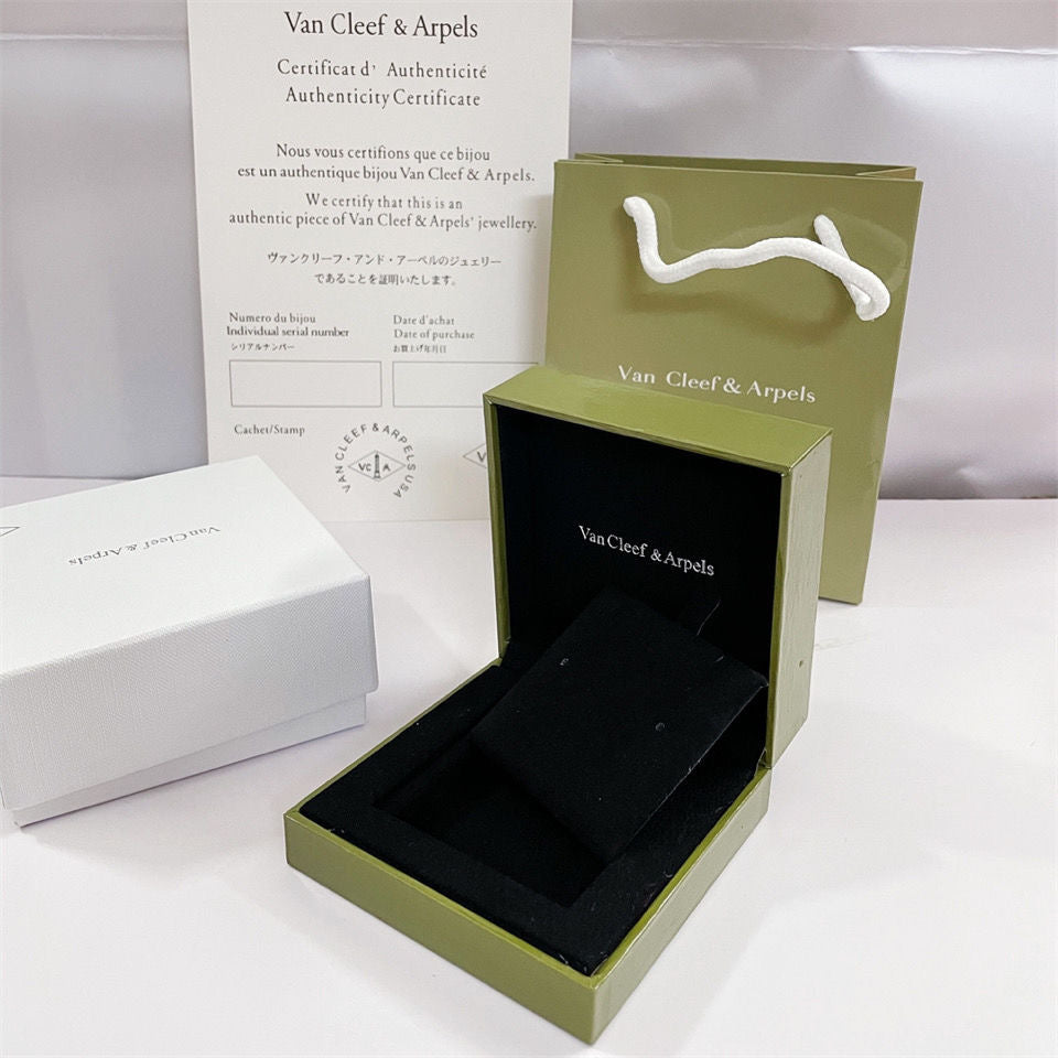 [VA]VA CLOVER BRACELET NECKLACE RING BOX GIFT BAG