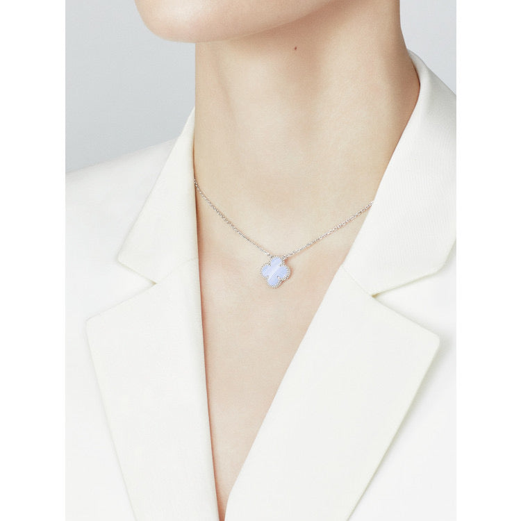 [VA]CLOVER 15MM HALSSETTE BLAUER CHALCEDON SILBER