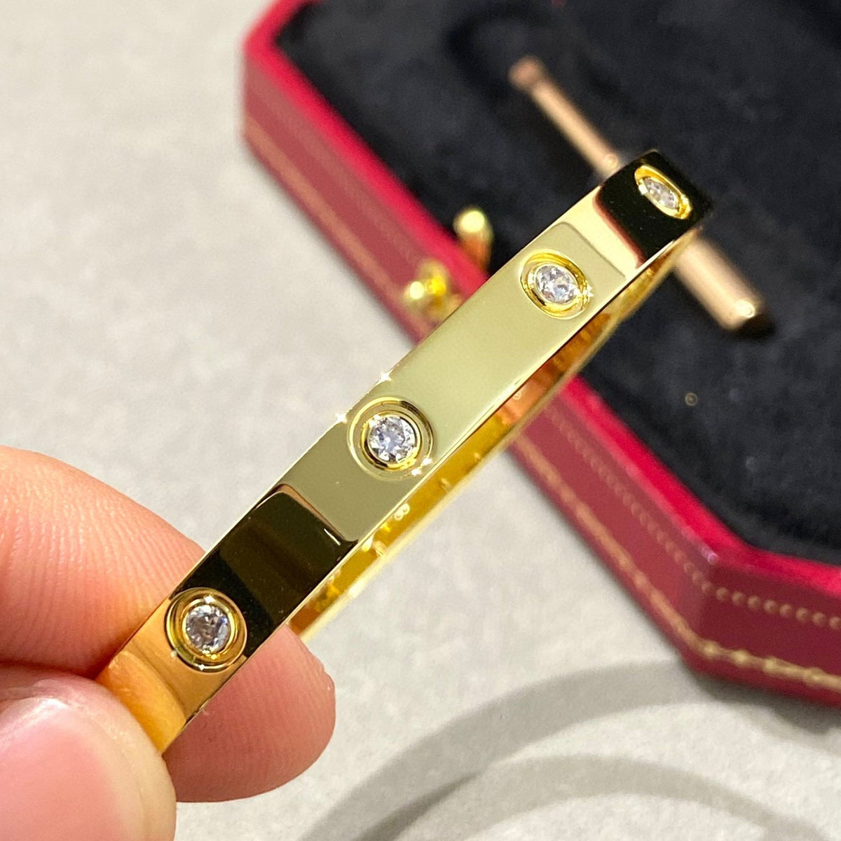 [VA]LOVE BRACELET 6.1MM 10 DIAMONDS