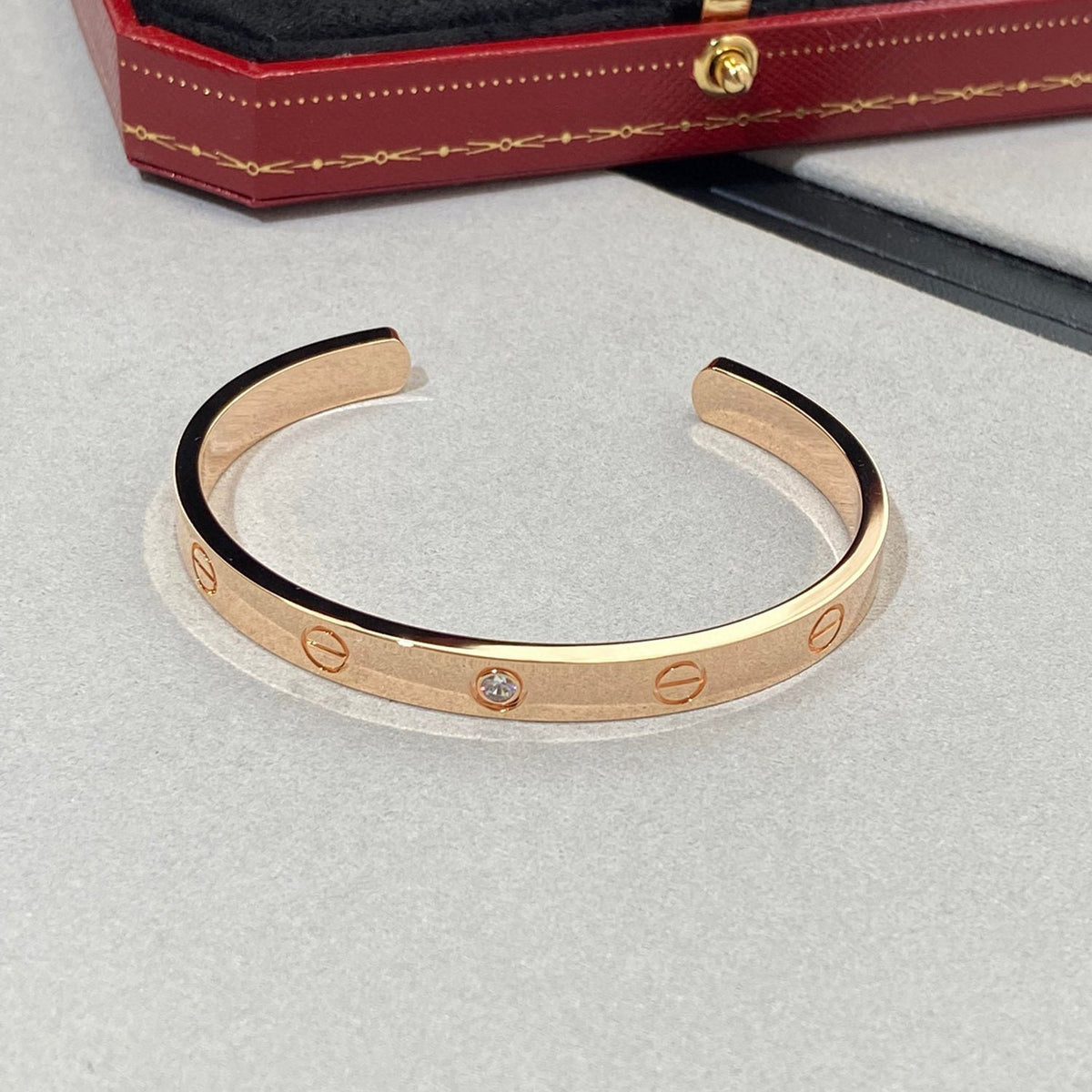 [VA]LOVE BRACELET 6.1MM 1 DIAMOND OPEN CUFF