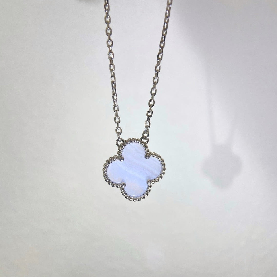 [VA]CLOVER 15MM HALSSETTE BLAUER CHALCEDON SILBER
