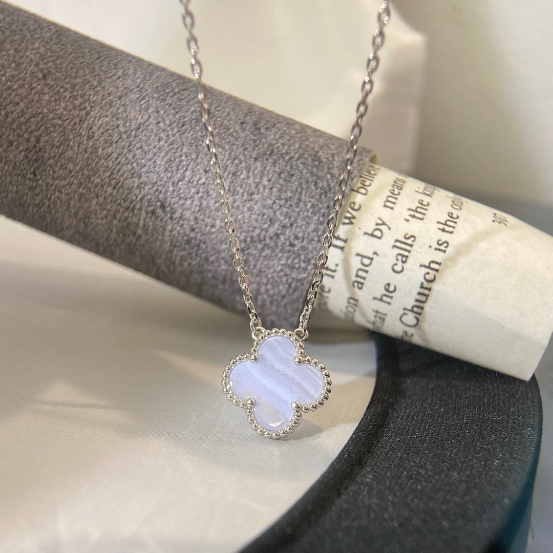 [VA]CLOVER 15MM HALSSETTE BLAUER CHALCEDON SILBER