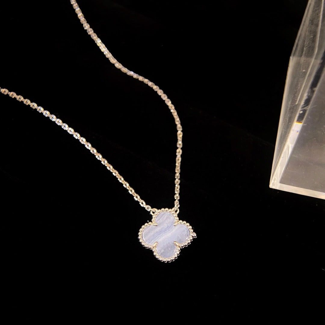 [VA]CLOVER 15MM HALSSETTE BLAUER CHALCEDON SILBER
