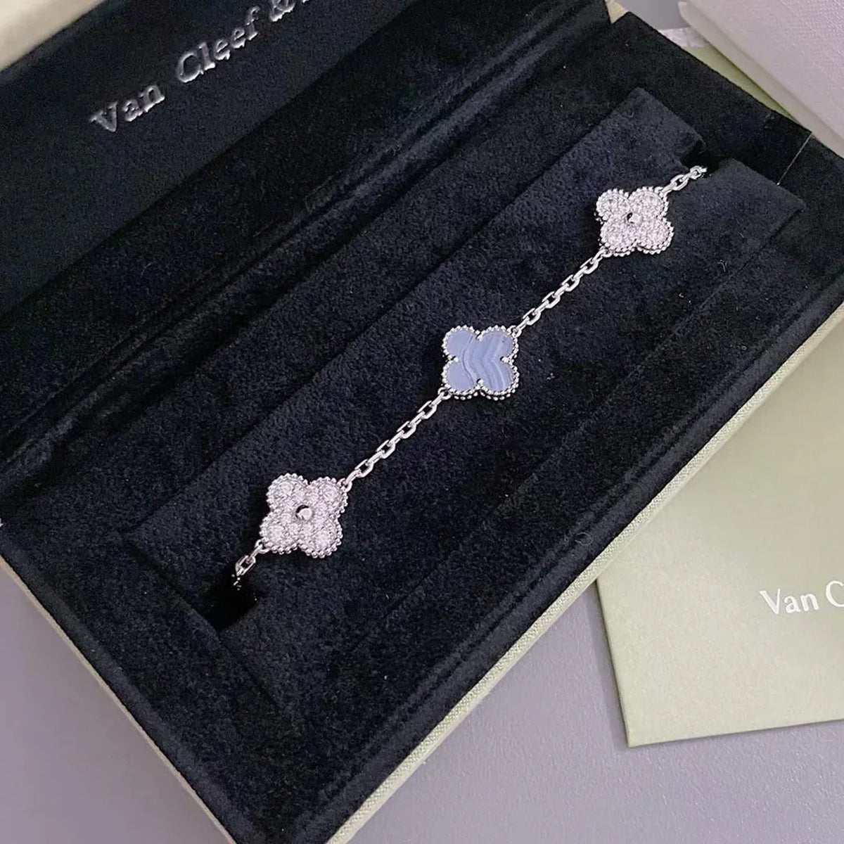 [VA]LUCKY CLOVER 5-MOTIV-ARMBAND - KOLLEKTION VIOLETTES CHALCEDON