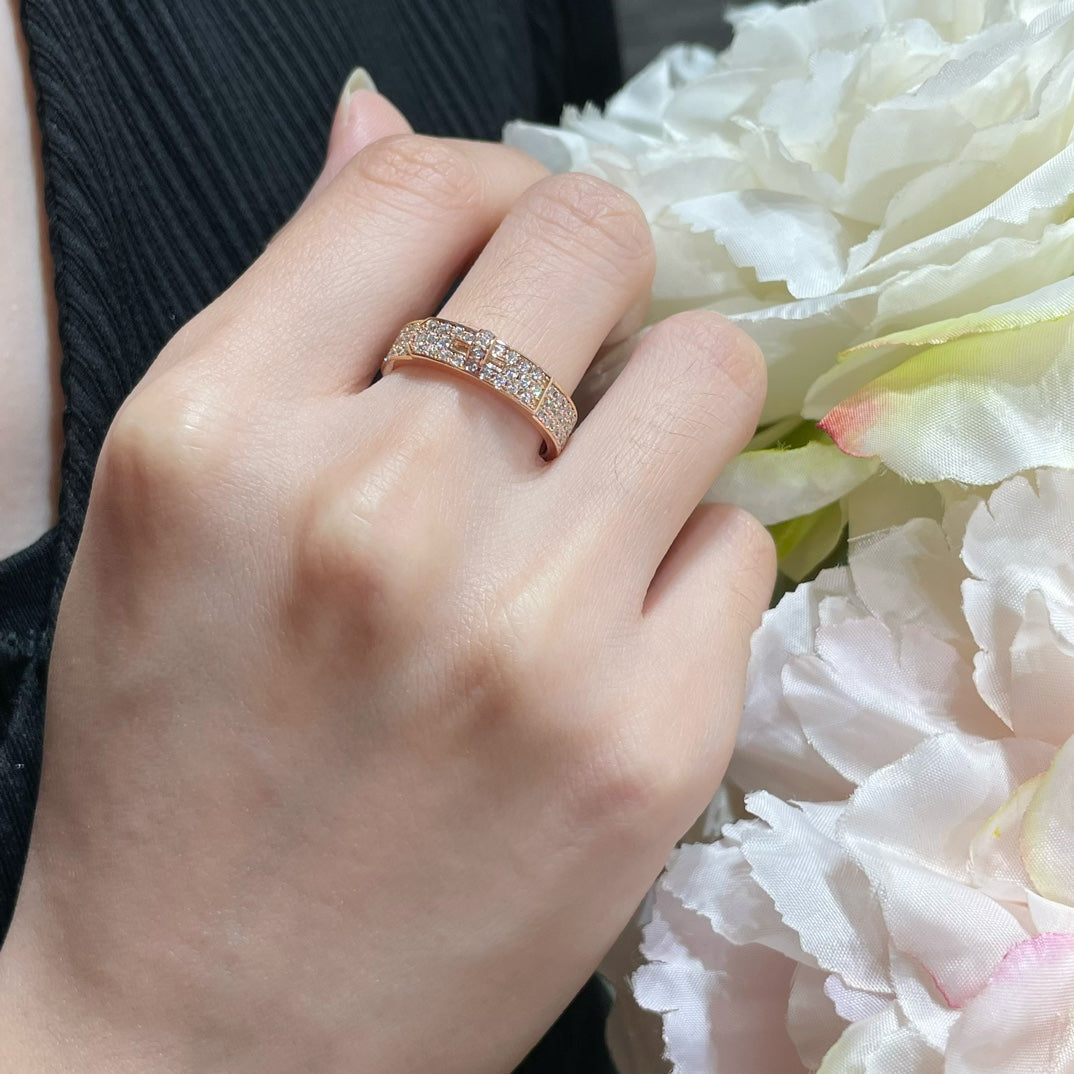 [VA]KELLY RING AUS ROSÉGOLD MIT DIAMANTEN