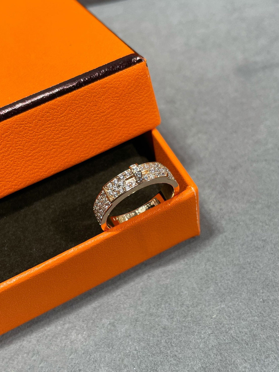 [VA]KELLY RING AUS ROSÉGOLD MIT DIAMANTEN