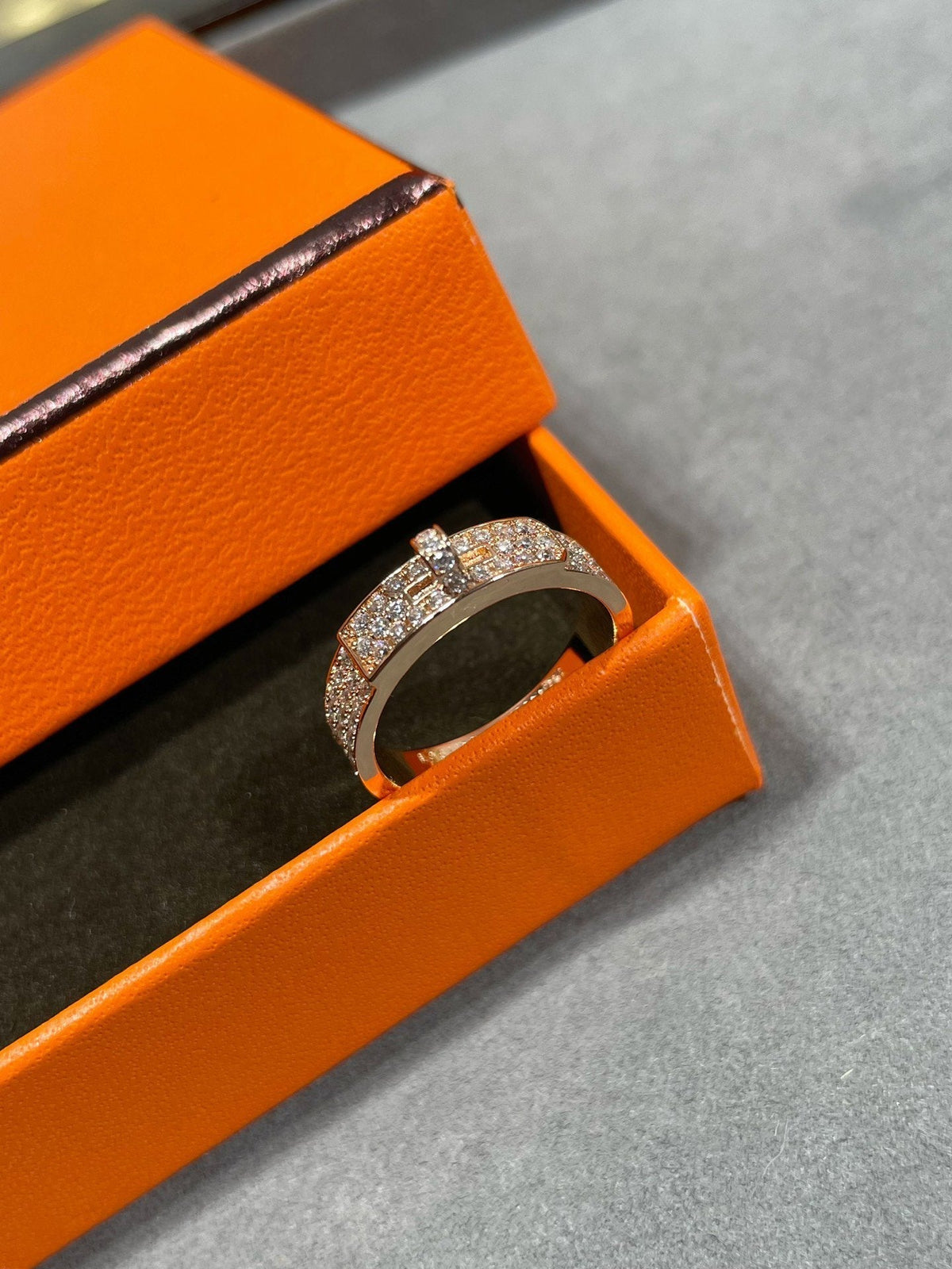 [VA]KELLY RING AUS ROSÉGOLD MIT DIAMANTEN