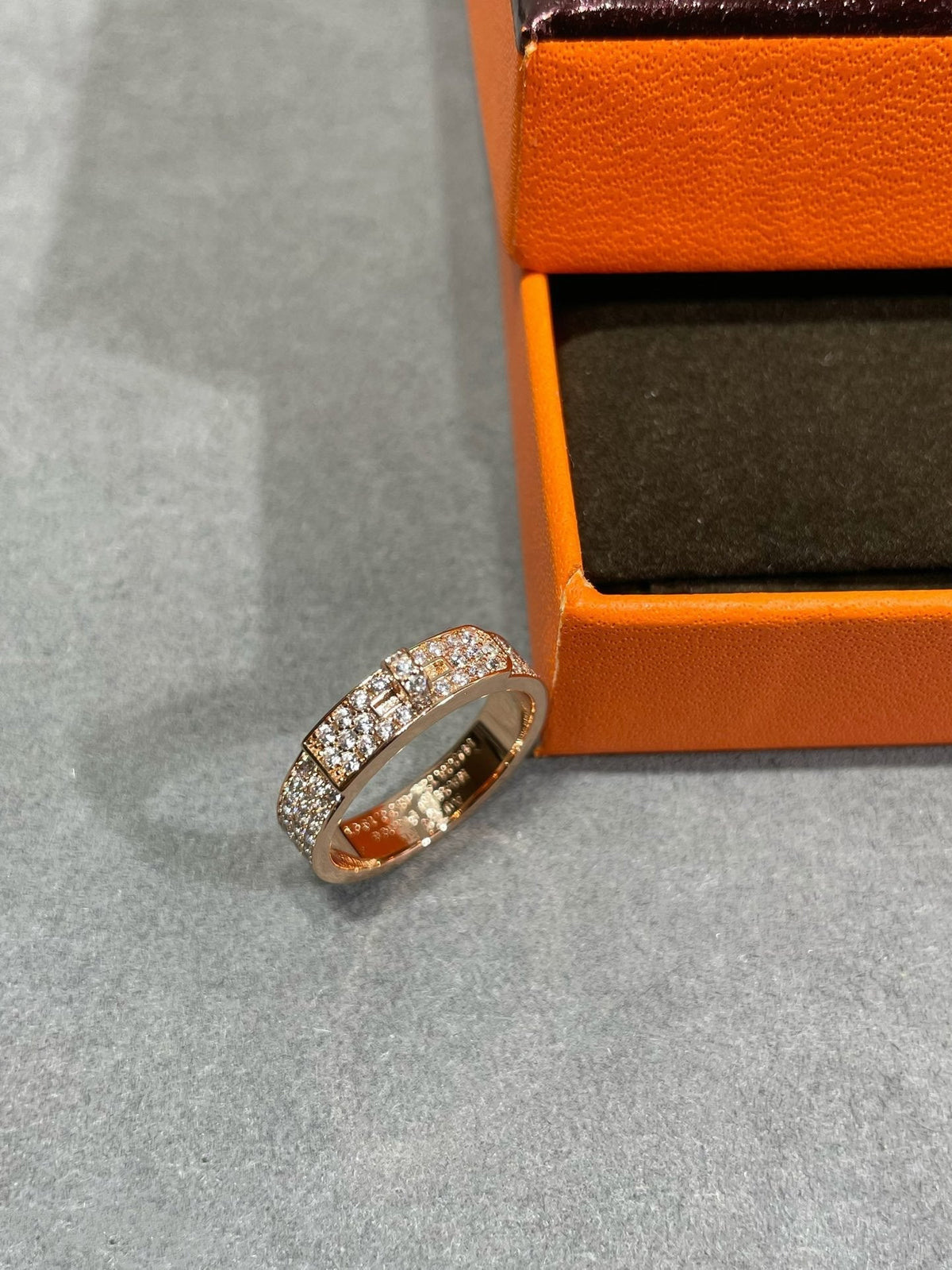 [VA]KELLY RING AUS ROSÉGOLD MIT DIAMANTEN