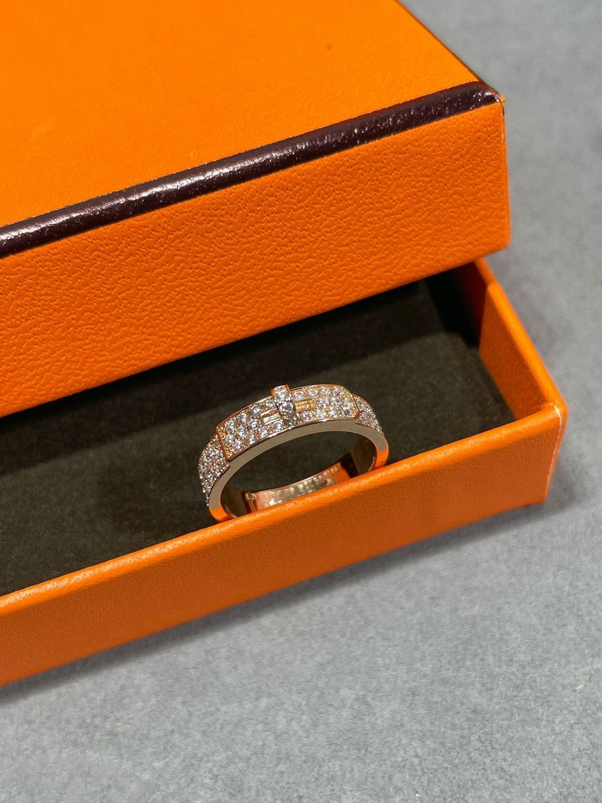 [VA]KELLY RING AUS ROSÉGOLD MIT DIAMANTEN