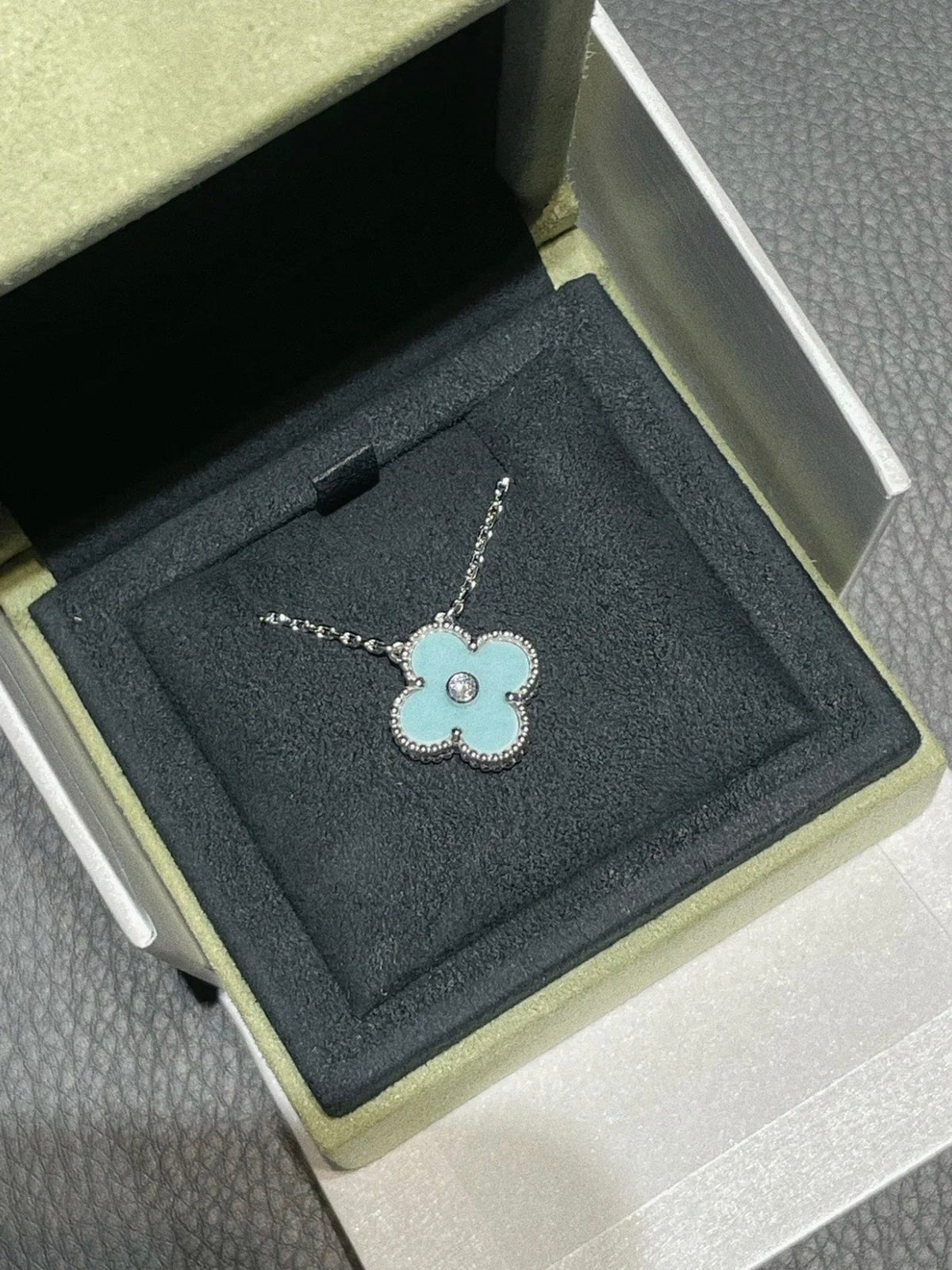 [VA]CLOVER 1 DIAMOND HELLBLAUE SILBERKETTE