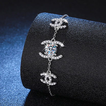 [VA]CLASSIC INTERLOCKING MOISSANITE BRACELET