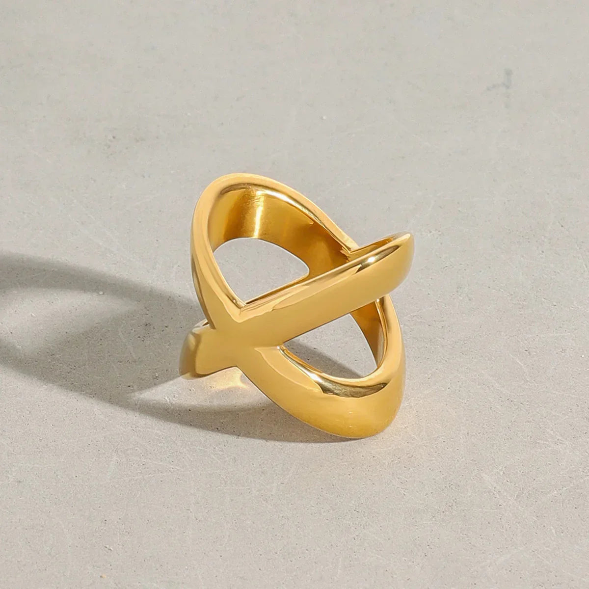 [VA]Carolyn Goldkreuz-Ring