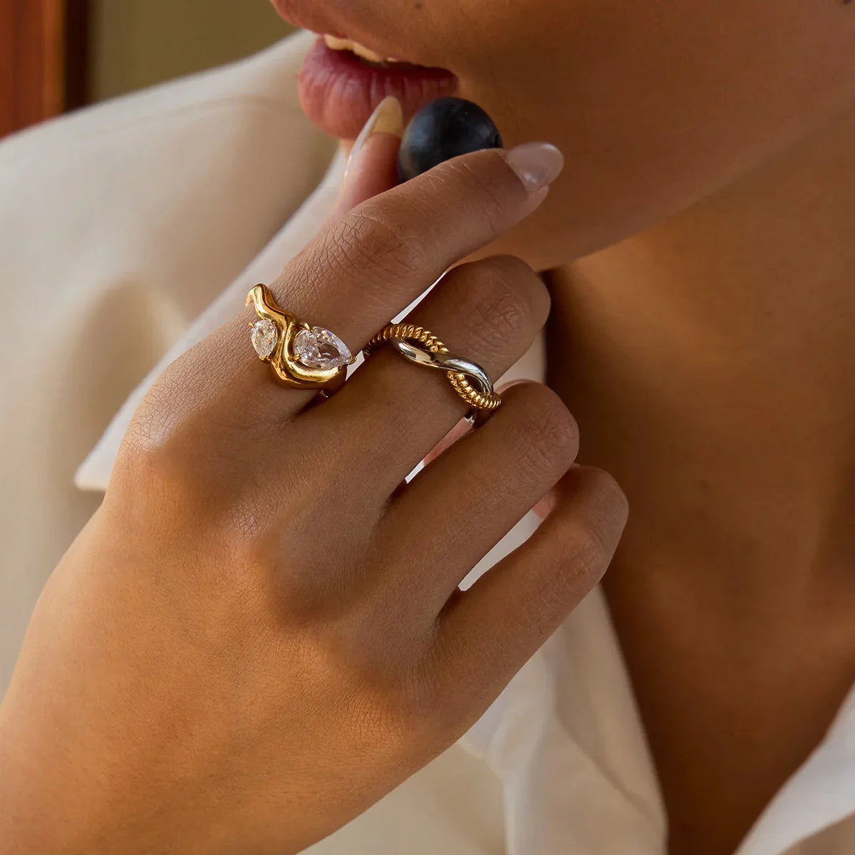 [VA]Soletta Diamant-Tropfen-Ring aus Gold