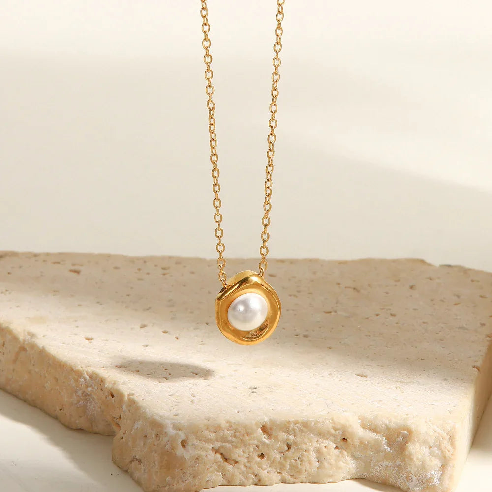 [VA]Nancy Freshwater Pearl Necklace