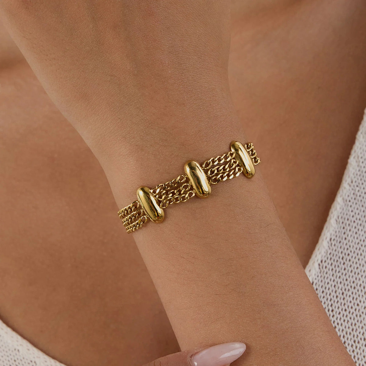 {
  "[VA]Kathleen Layered Chain Gold Bracelet": "[VA]キャスリーン レイヤードチェーン ゴールドブレスレット"
}