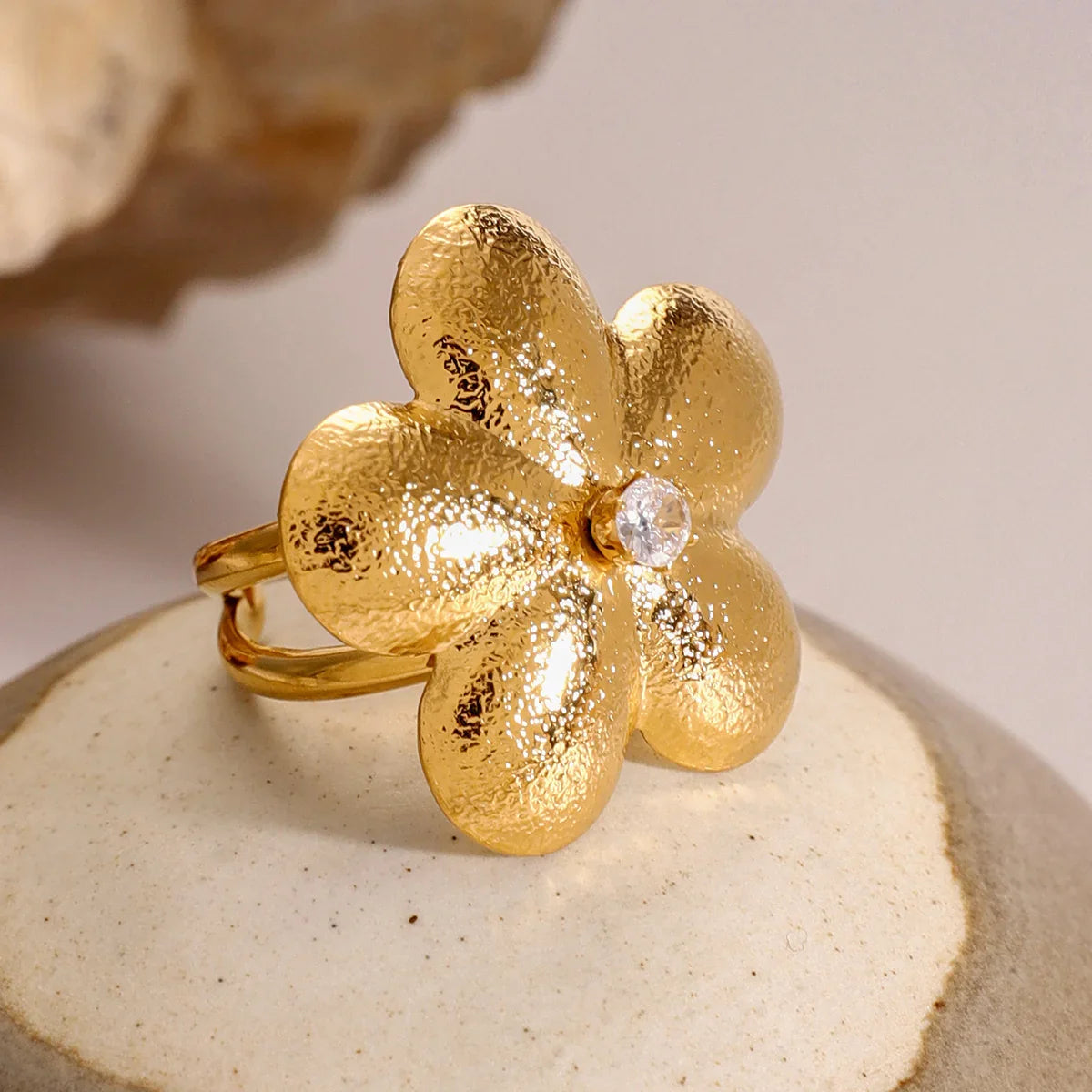 [VA]Flora Gold Ring mit Blütenblatt