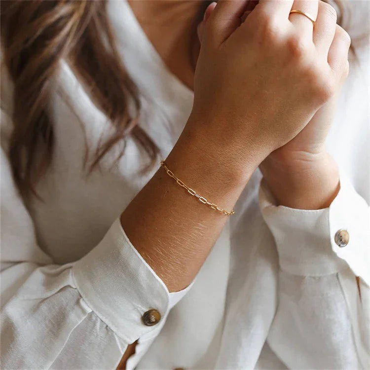 [VA]Maybelle Gold Büroklammer-Kettenarmband