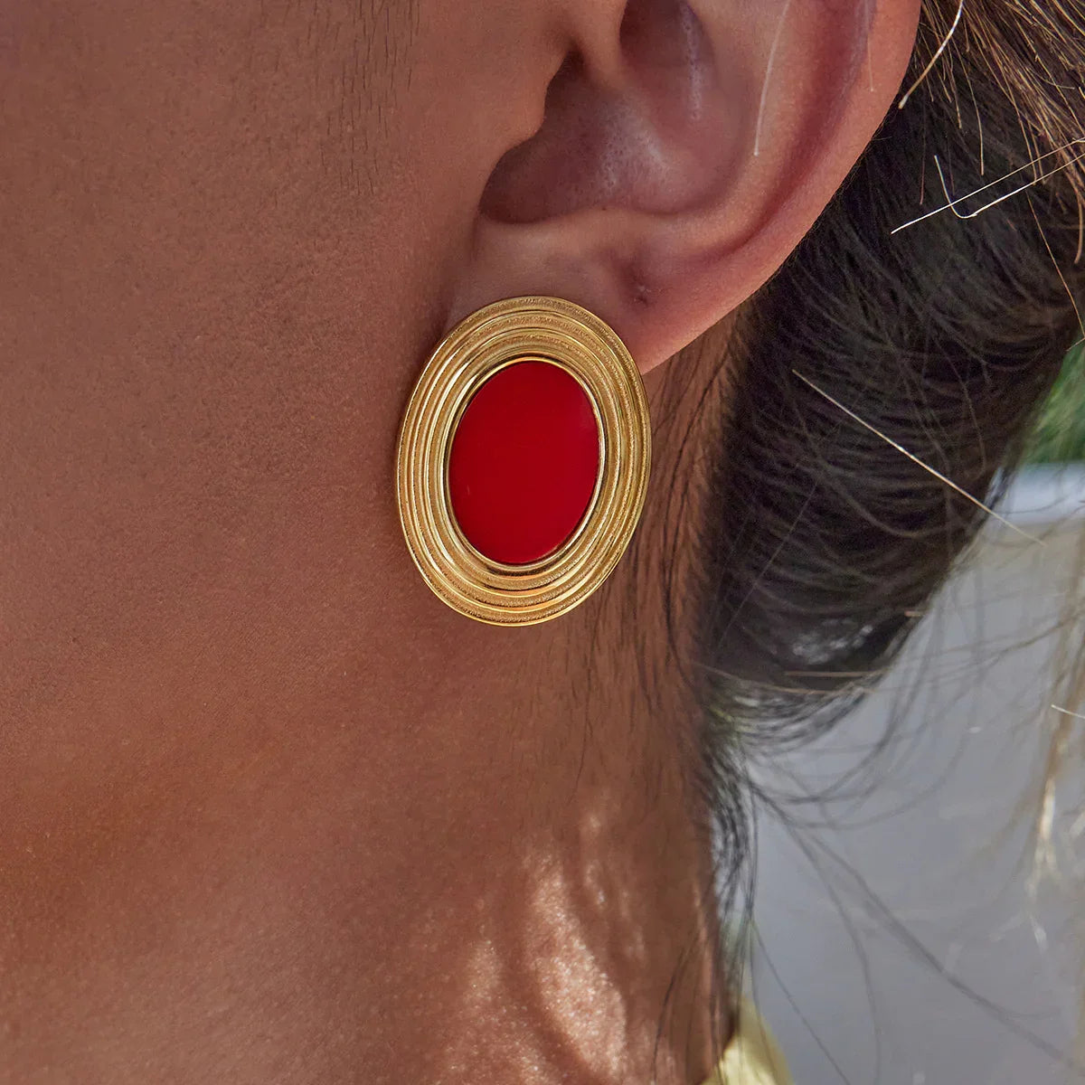 [VA]Ruthie Ohrringe mit Gold-Emaille