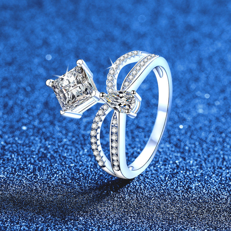 [VA]ELEGANTER MOISSANIT-RING MIT DOPPELTER VERDREHUNG