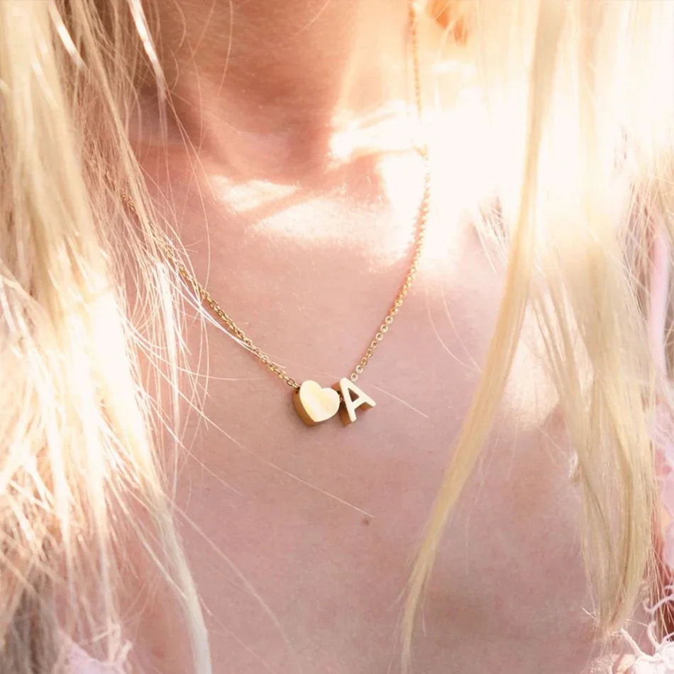 {
  "[VA]Ria Initial Letter Gold Necklace": "[VA]Ria イニシャル ゴールドネックレス"
}