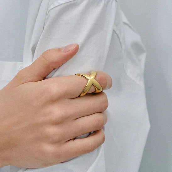 [VA]Carolyn Goldkreuz-Ring