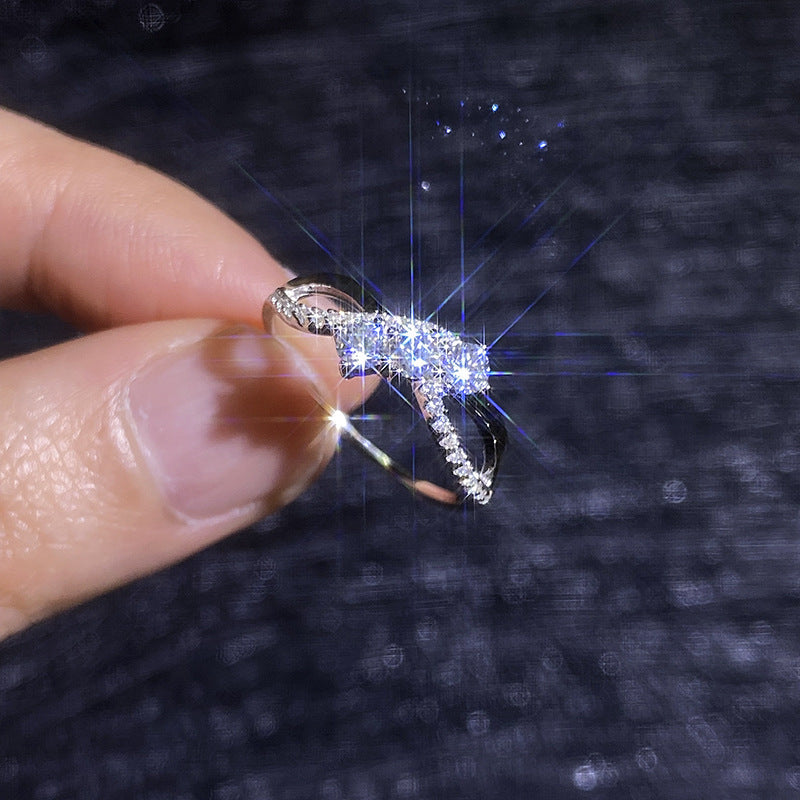 [VA]INTERTWINING LOVE MOISSANITE RING