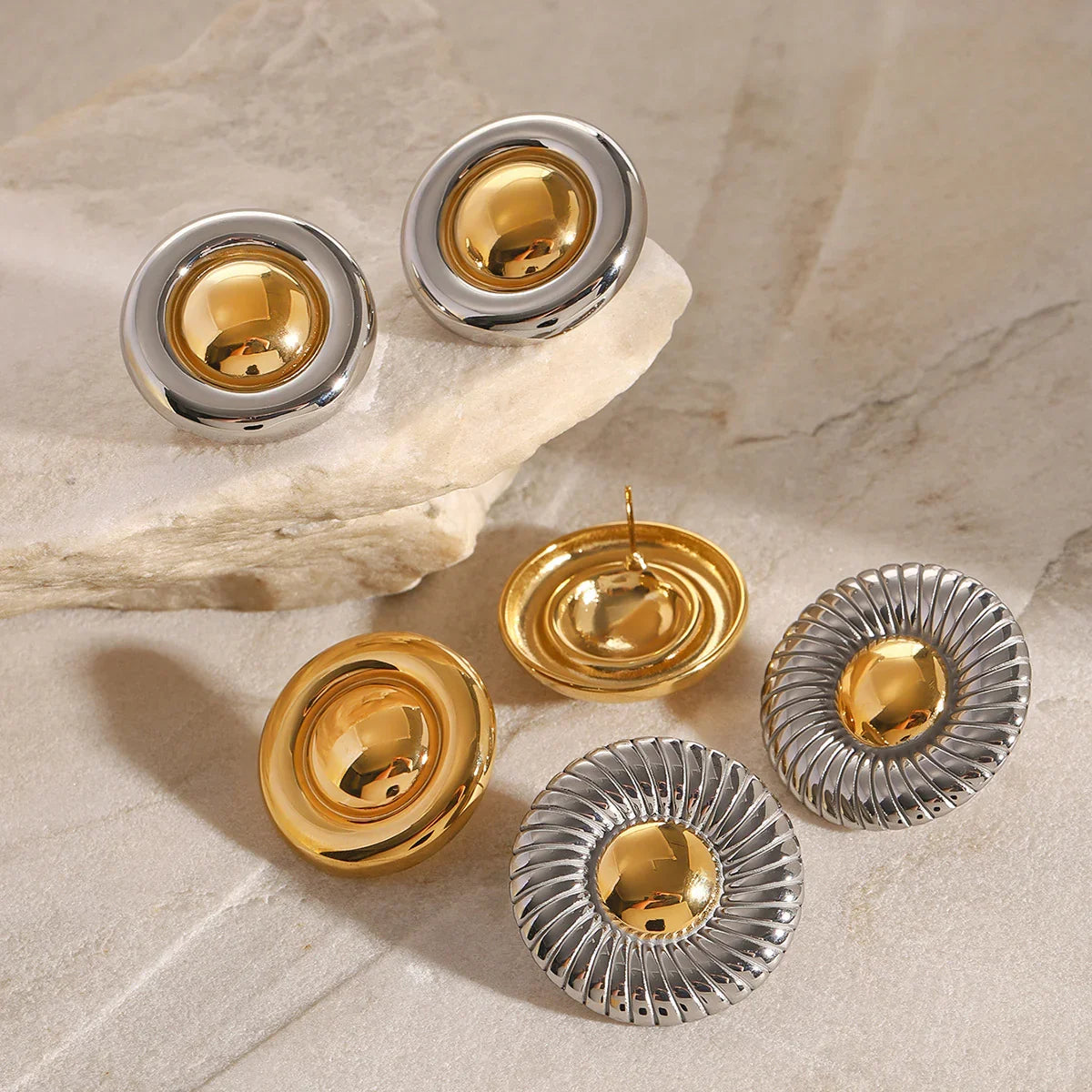 [VA]Summers Gold Button Earrings